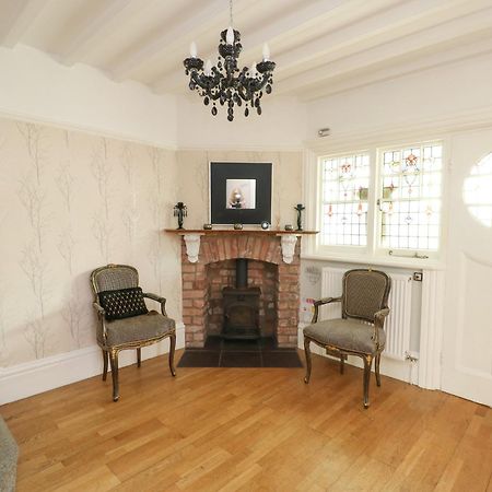 Glendalough Villa Colwyn Bay Bagian luar foto