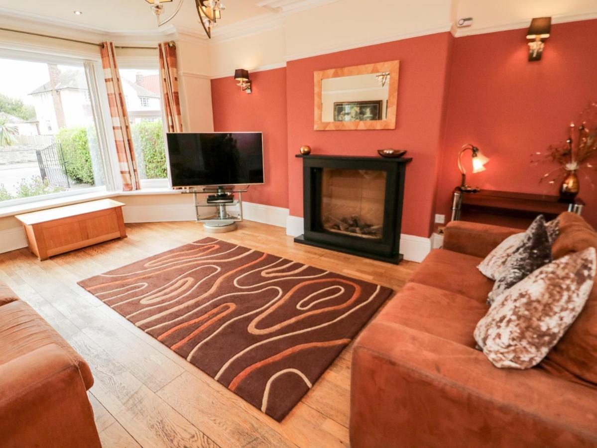 Glendalough Villa Colwyn Bay Bagian luar foto