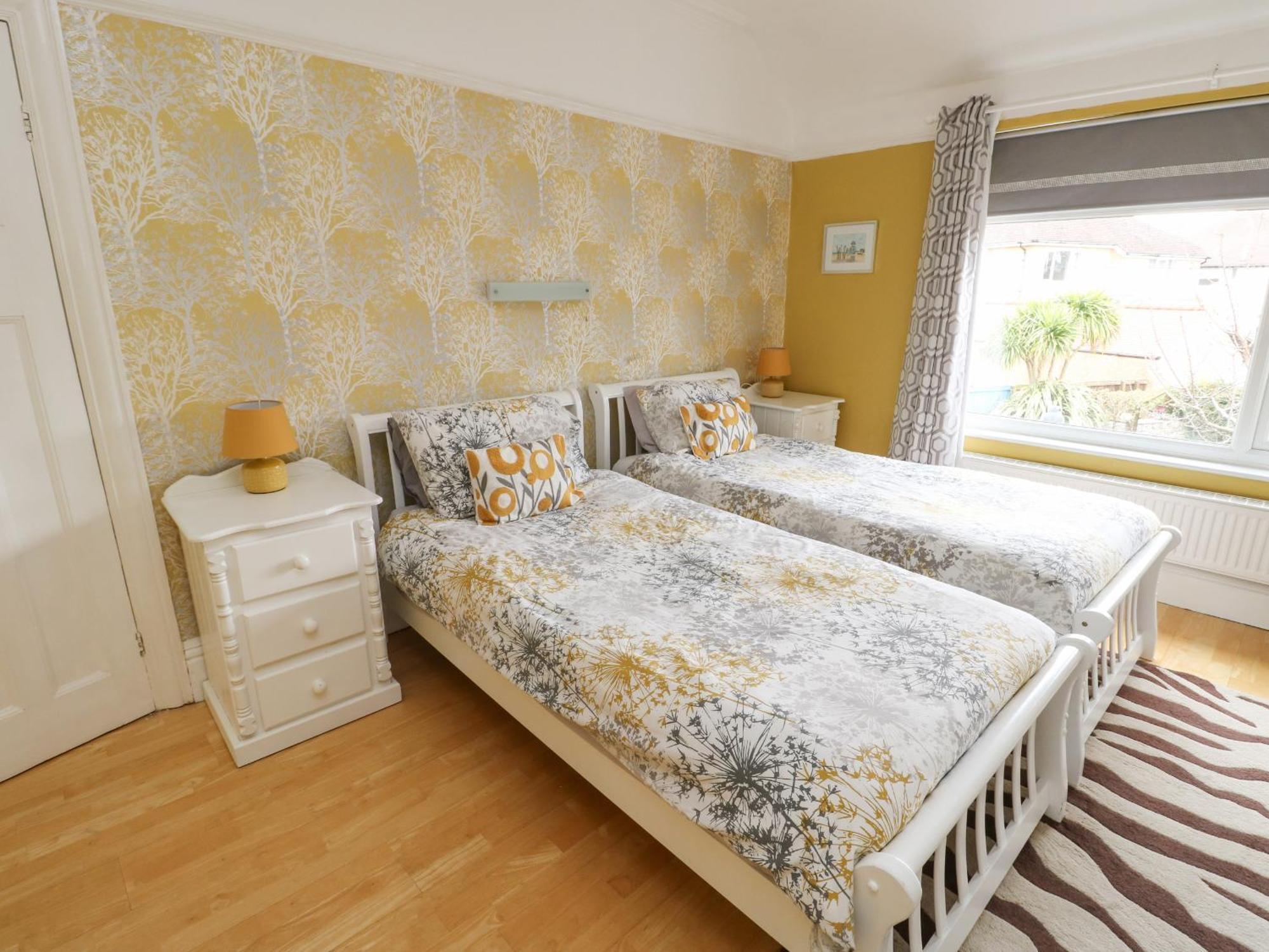 Glendalough Villa Colwyn Bay Bagian luar foto