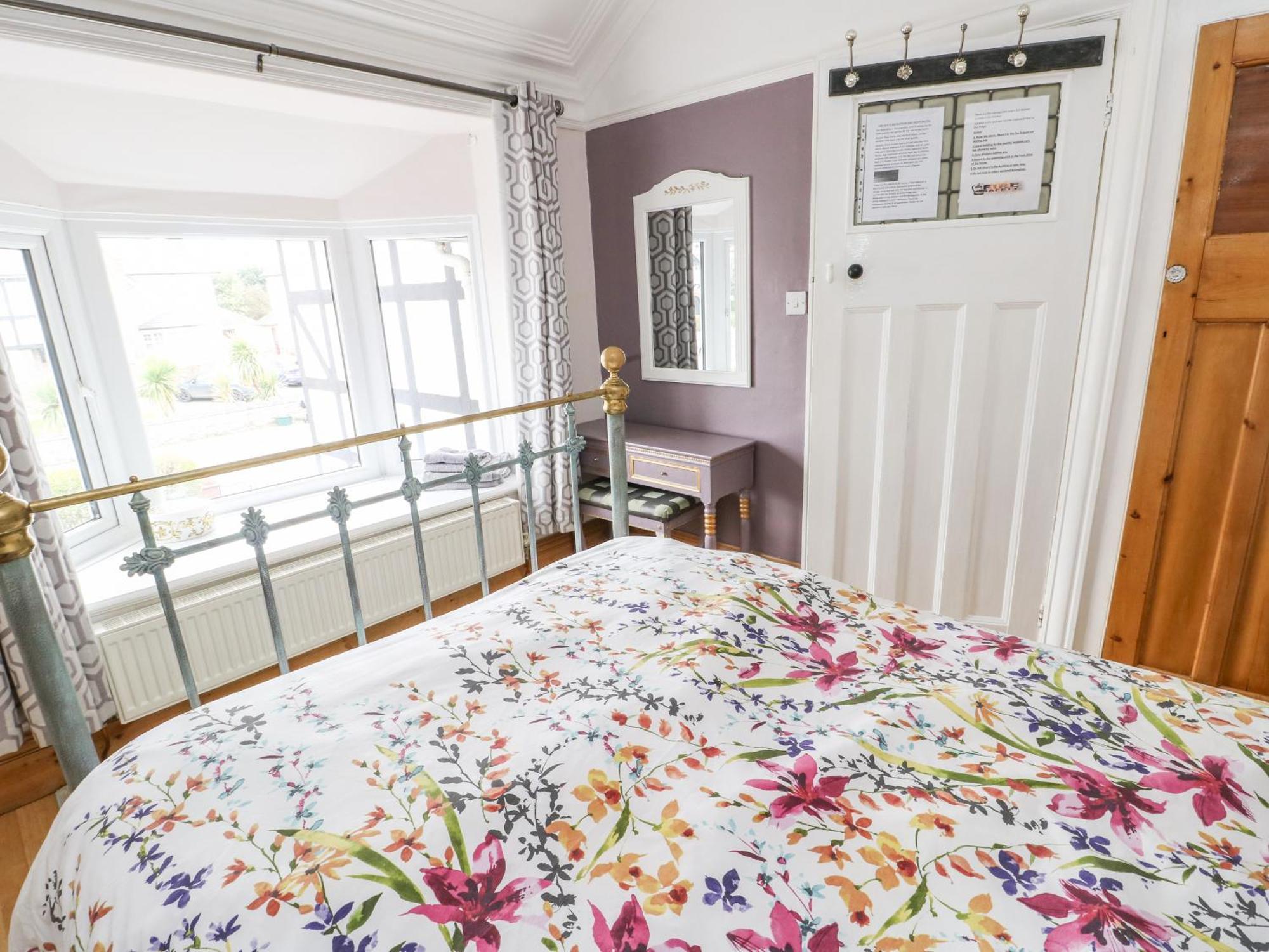 Glendalough Villa Colwyn Bay Bagian luar foto